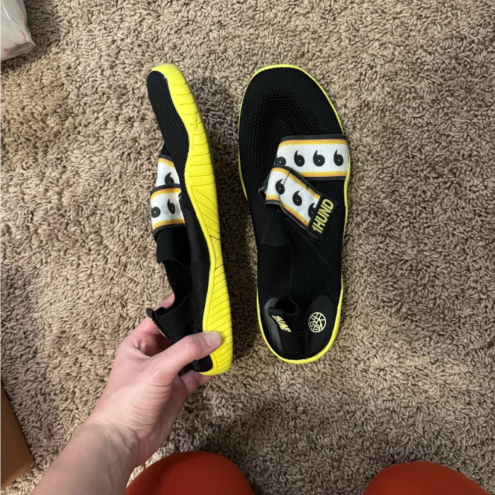 Deadlift slippers size 10 Naruto like new